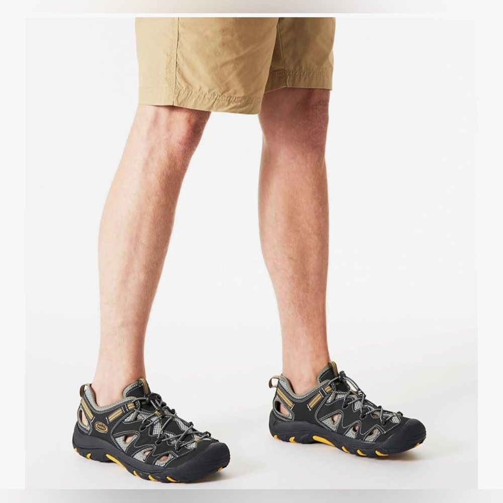 Highland Men's Black and Tan Outdoor Sandals